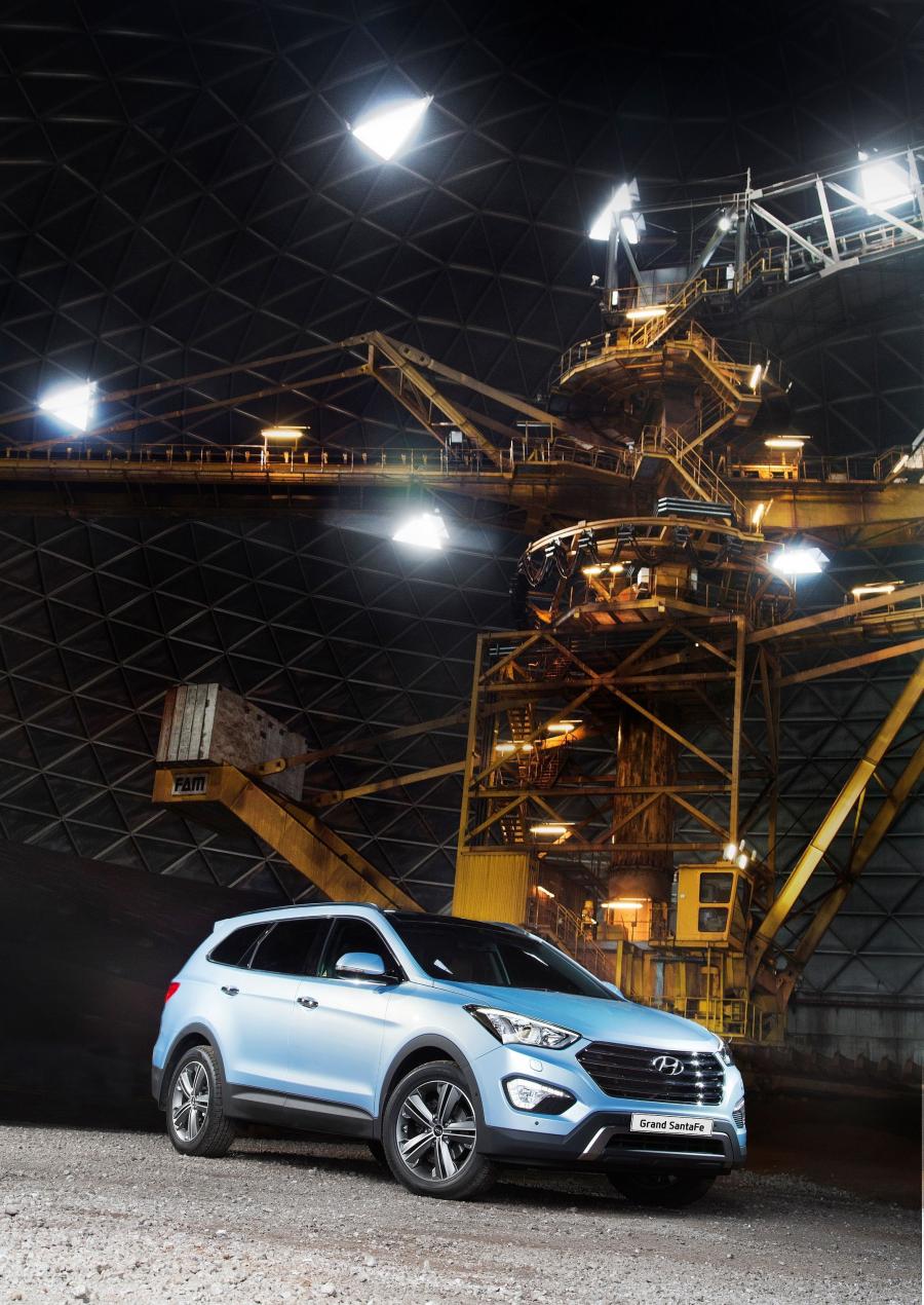  Hyundai Grand Santa Fe 2013 года  (фото 37 из 40)